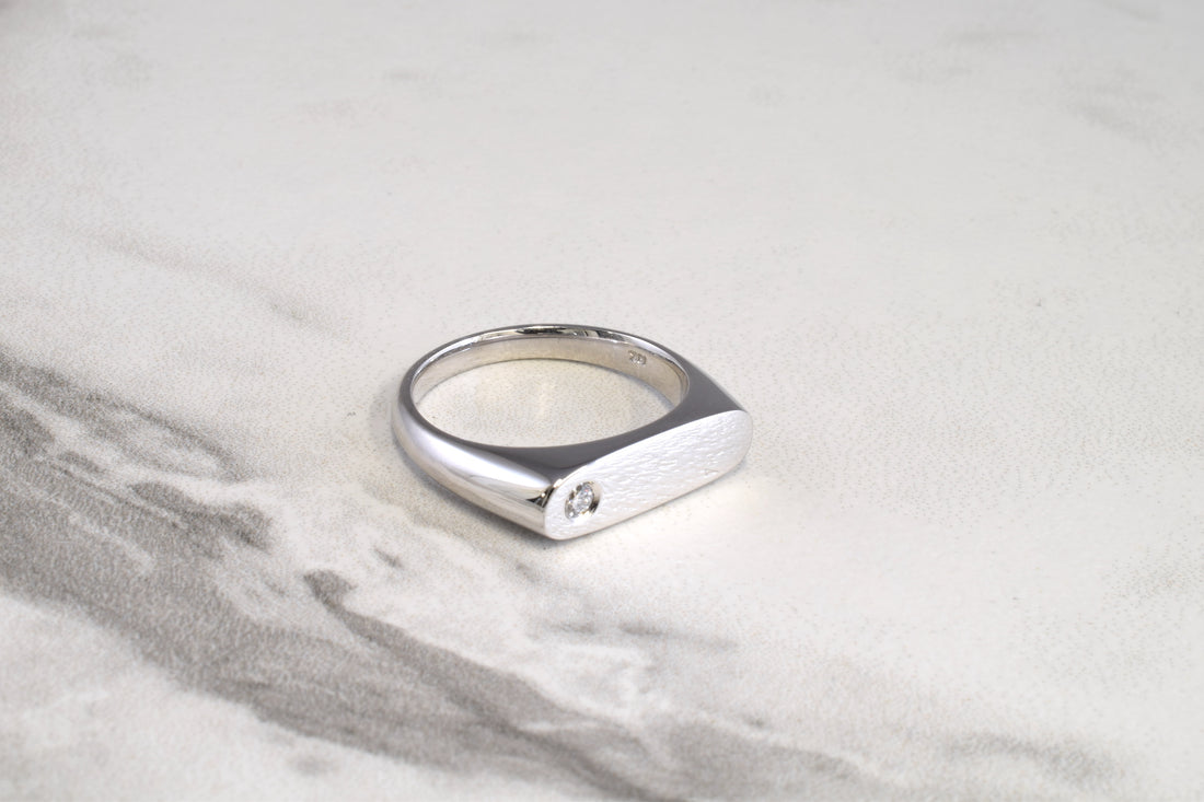 1102 Diamond Signet Ring