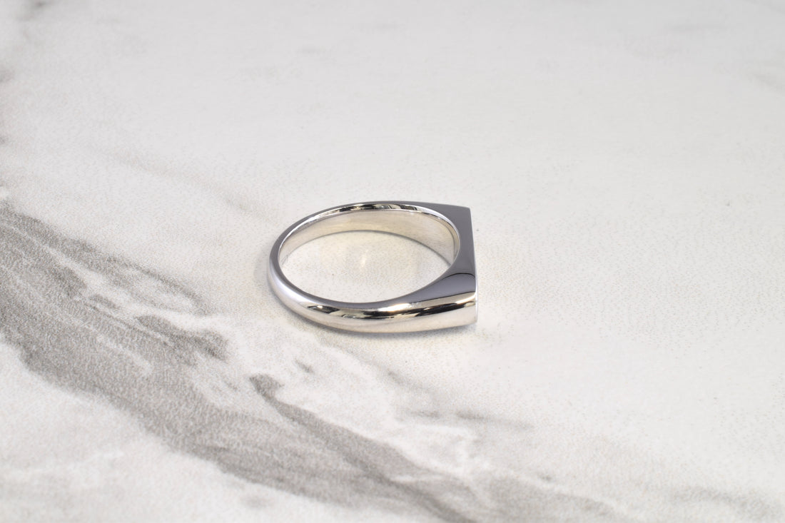 1102 Diamond Signet Ring